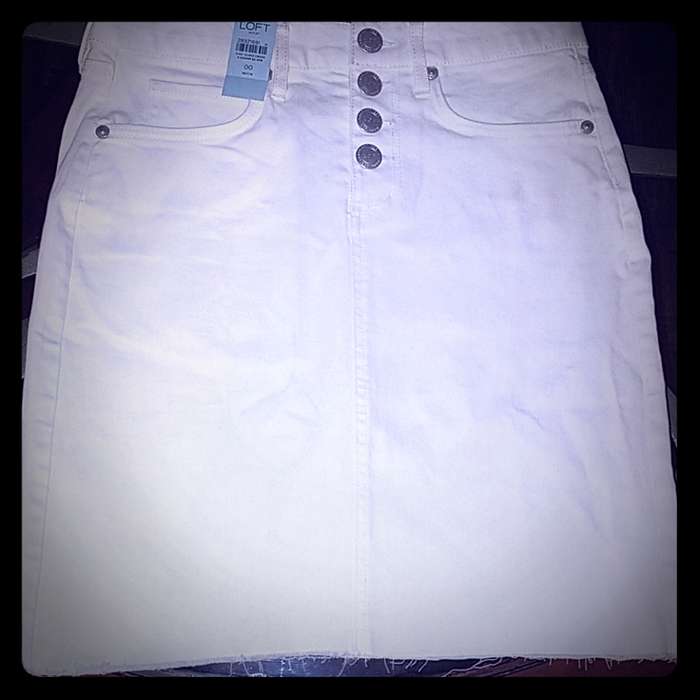 Raw hem denim skirt